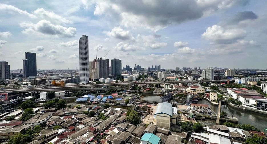 For sale 2 bedrooms condo in Khlong Toei, Bangkok