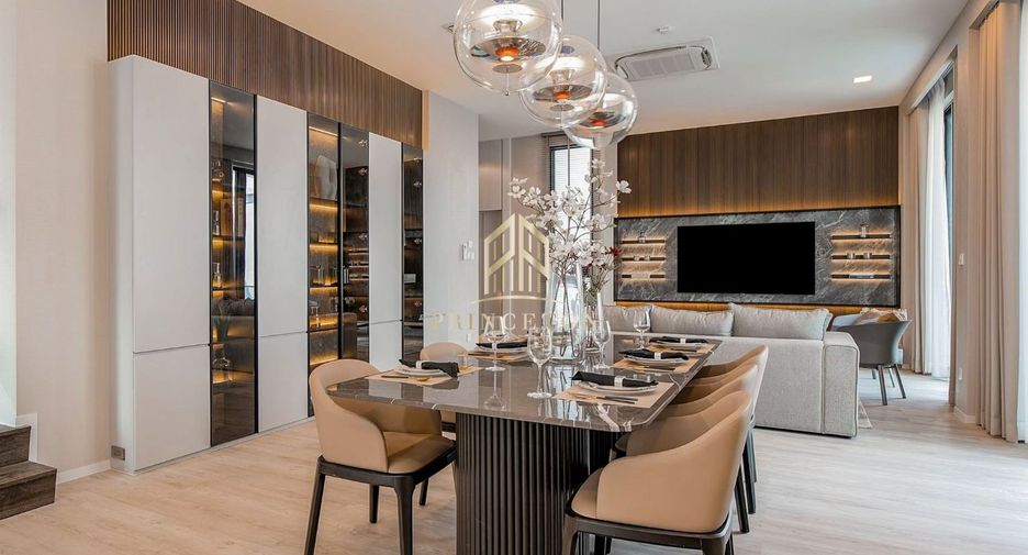 Haus zur Miete und zum Kauf mit 4 Zimmer in Saphan Sung, Bangkok