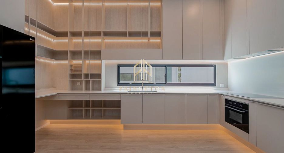 Haus zur Miete und zum Kauf mit 4 Zimmer in Saphan Sung, Bangkok