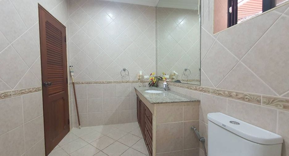 Haus zur Miete mit 1 Zimmer in Bang Lamung, Chonburi