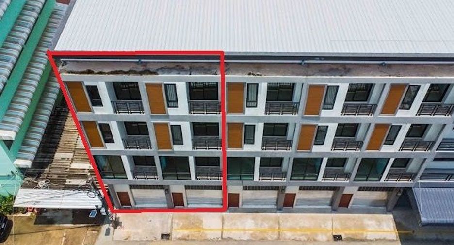 For sale retail Space in Bang Phlat, Bangkok