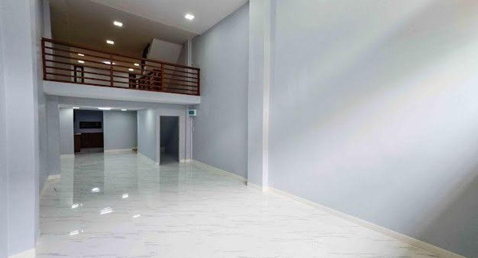 For sale retail Space in Bang Phlat, Bangkok