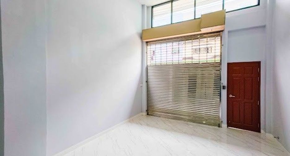 For sale retail Space in Bang Phlat, Bangkok
