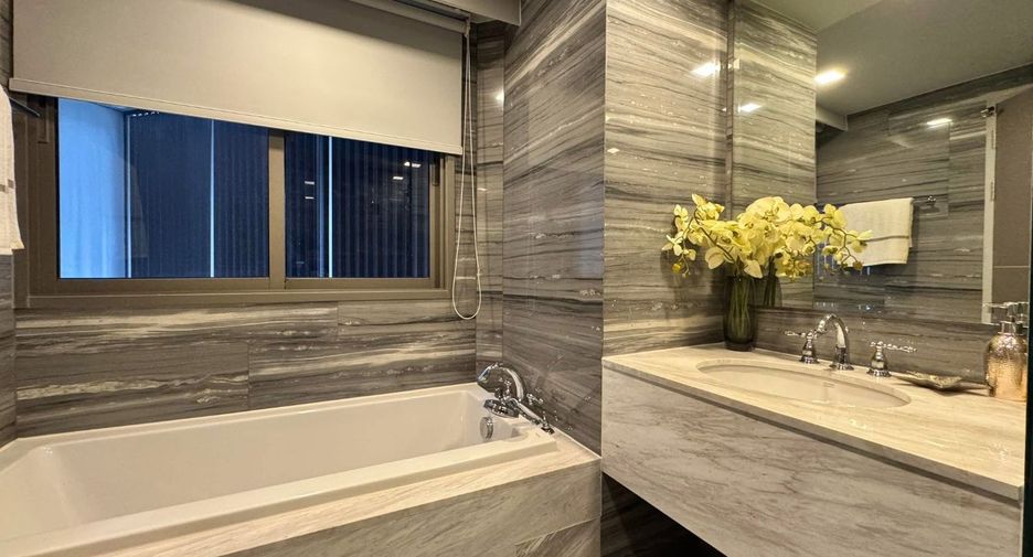 Condo en alquiler de 3 habitaciones en Watthana, Bangkok