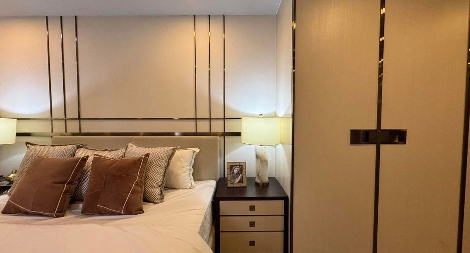 Condo en alquiler de 3 habitaciones en Watthana, Bangkok