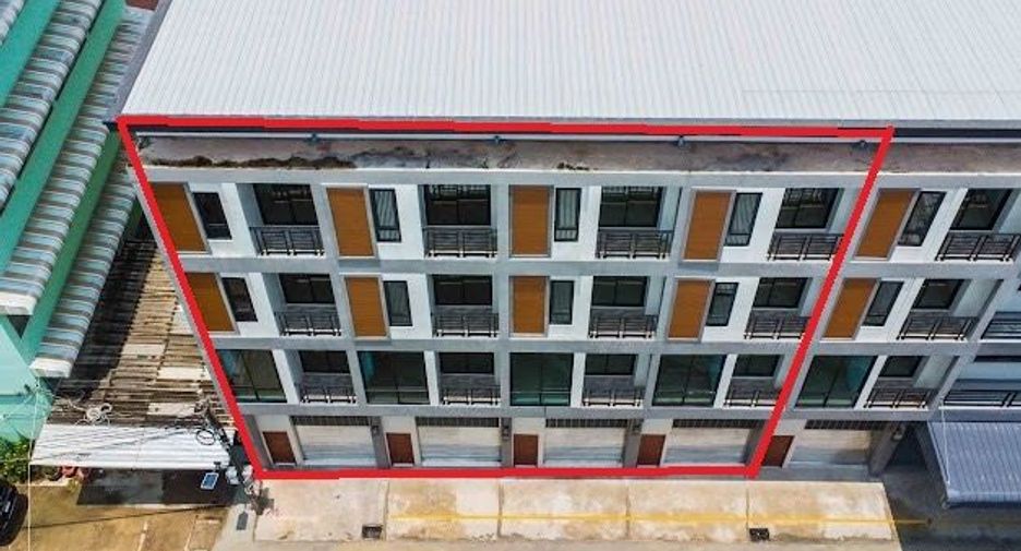 For sale retail Space in Bang Phlat, Bangkok