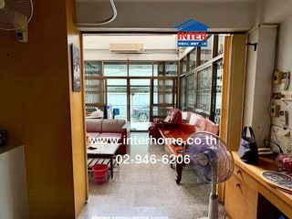 For sale 4 bed retail Space in Phra Nakhon, Bangkok