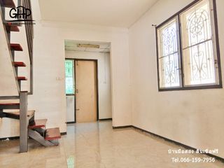 For sale 2 Beds townhouse in Mueang Lop Buri, Lopburi