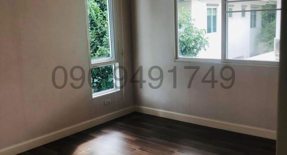 For rent 3 bedrooms house in Khlong Sam Wa, Bangkok