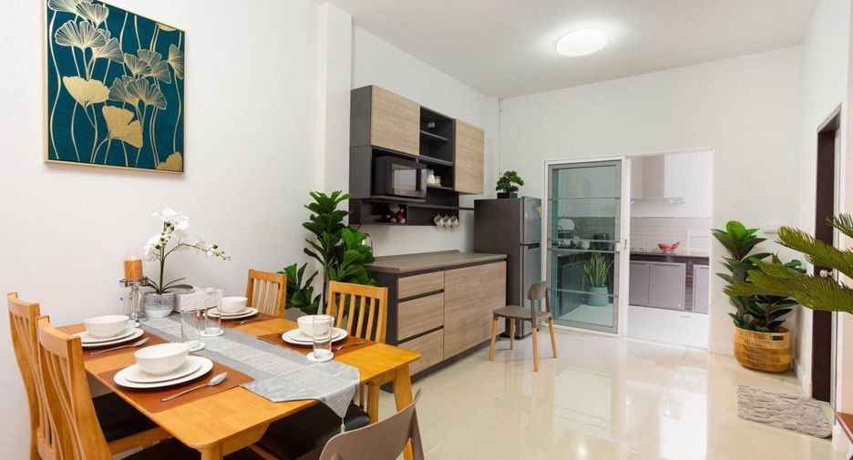 For rent 3 bedrooms townhouse in Mueang Chiang Mai, Chiang Mai
