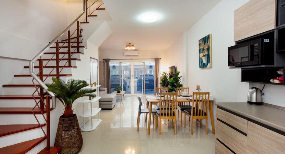 For rent 3 bedrooms townhouse in Mueang Chiang Mai, Chiang Mai