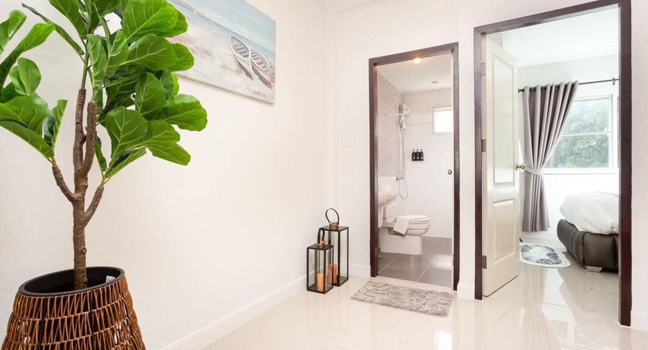 For rent 3 bedrooms townhouse in Mueang Chiang Mai, Chiang Mai