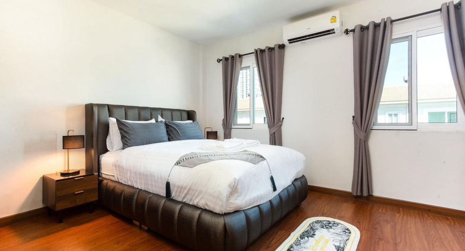 For rent 3 bedrooms townhouse in Mueang Chiang Mai, Chiang Mai
