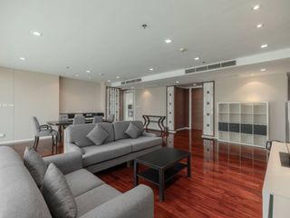 For rent 3 bedrooms condo in Khlong Toei, Bangkok