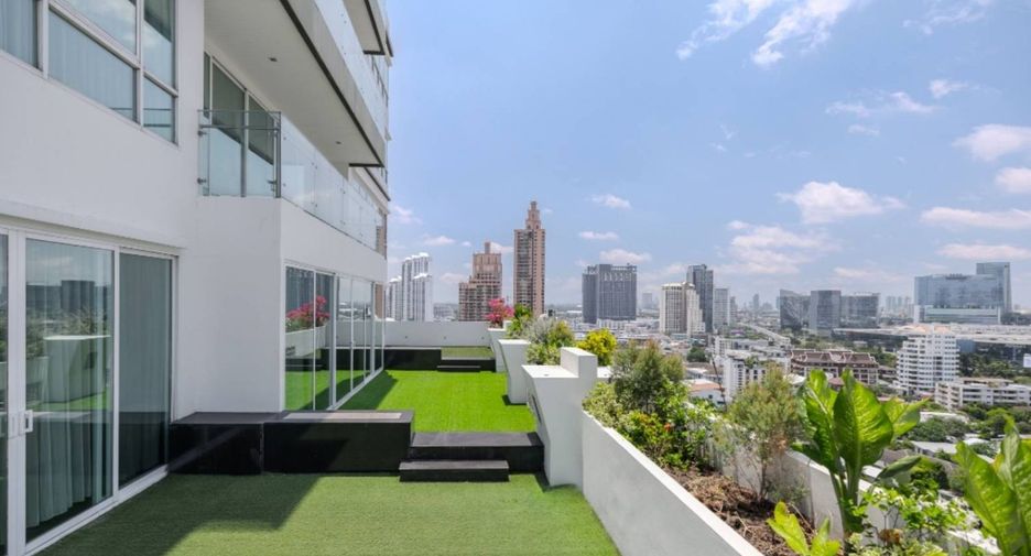 Condo en alquiler de 3 habitaciones en Khlong Toei, Bangkok