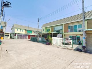 For sale 2 Beds townhouse in Mueang Nakhon Sawan, Nakhon Sawan