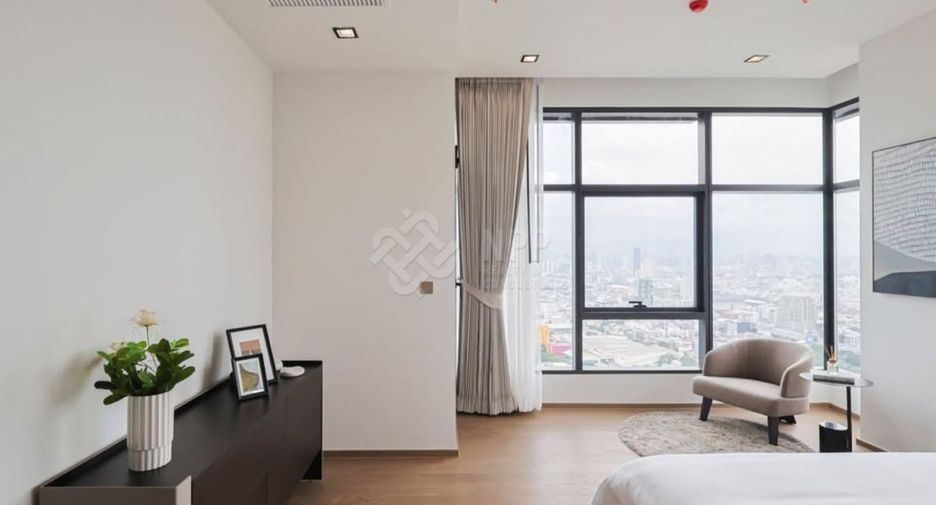 For sale 3 ベッドルーム condo in Ratchathewi, Bangkok