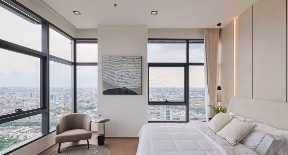 For sale 3 ベッドルーム condo in Ratchathewi, Bangkok
