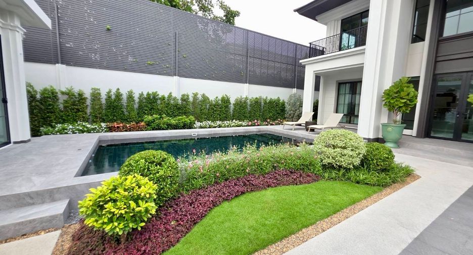 For sale 4 bedrooms house in Mueang Samut Prakan, Samut Prakan