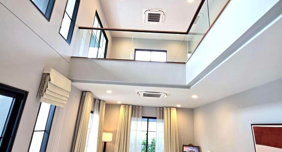 For sale 4 bedrooms house in Mueang Samut Prakan, Samut Prakan