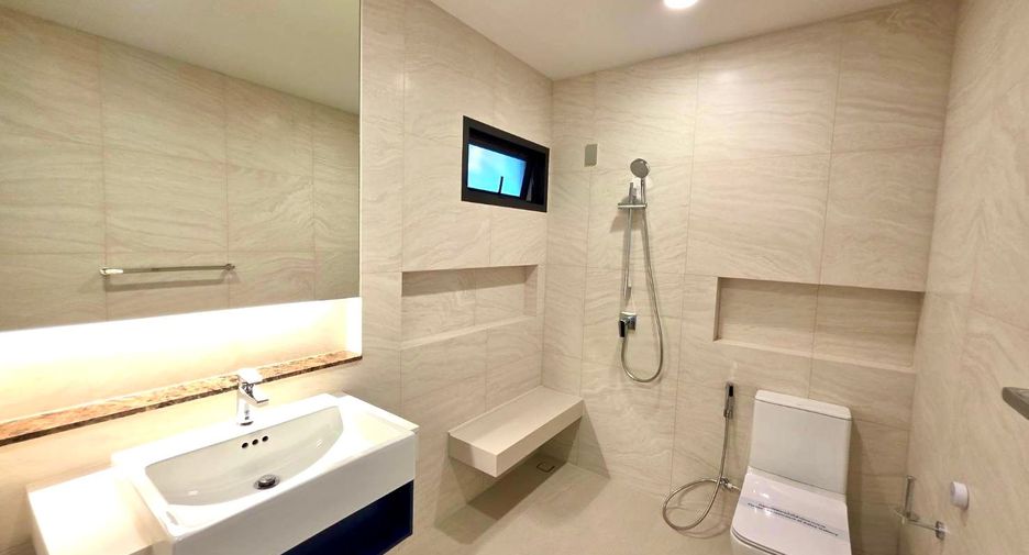 For sale 4 bedrooms house in Mueang Samut Prakan, Samut Prakan