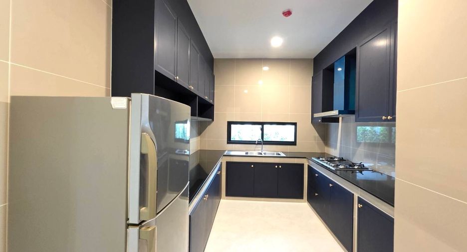 For sale 4 bedrooms house in Mueang Samut Prakan, Samut Prakan
