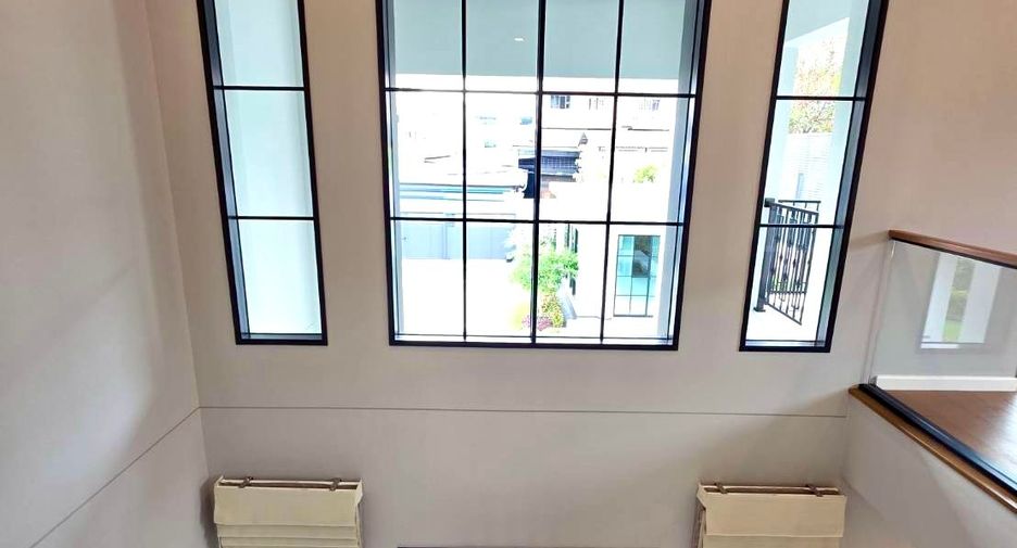 For sale 4 bedrooms house in Mueang Samut Prakan, Samut Prakan