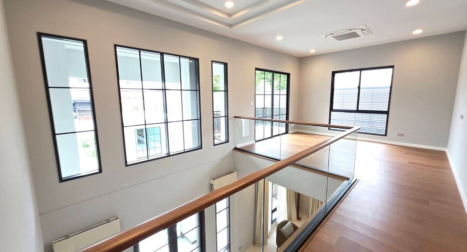 For sale 4 bedrooms house in Mueang Samut Prakan, Samut Prakan