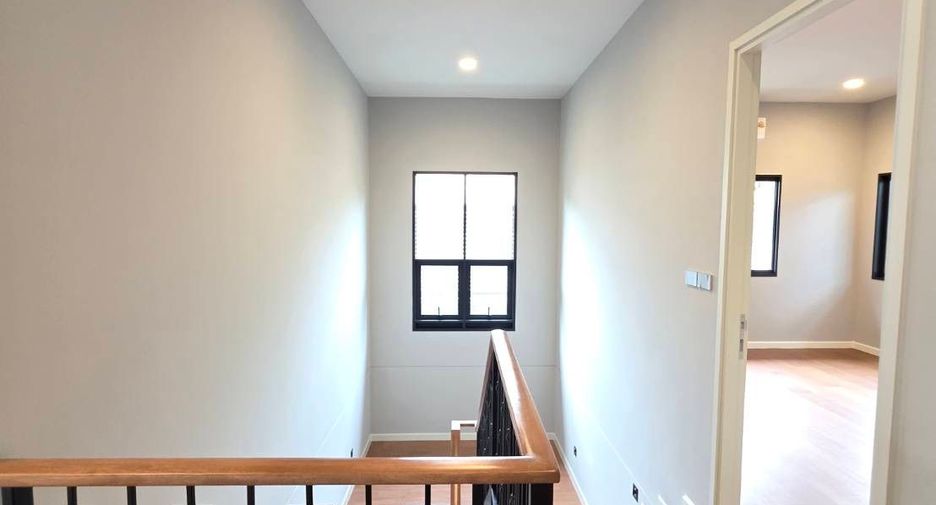 For sale 4 bedrooms house in Mueang Samut Prakan, Samut Prakan