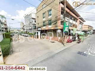 Продажа 3 спальни таунхаус в Банг Ламунг, Чонбури