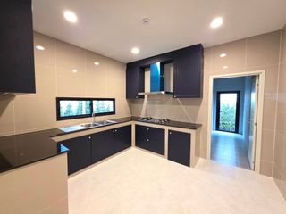 Продажа 4 спальни дом в Mueang Samut Prakan, Самутпракан