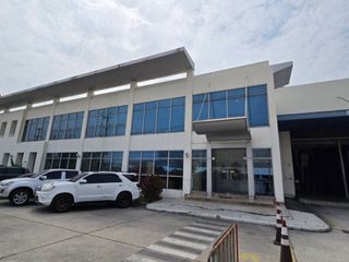 À louer entrepôt à Phan Thong, Chonburi