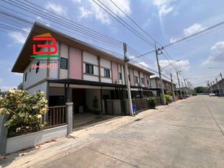 For sale 2 bed townhouse in Sam Khok, Pathum Thani