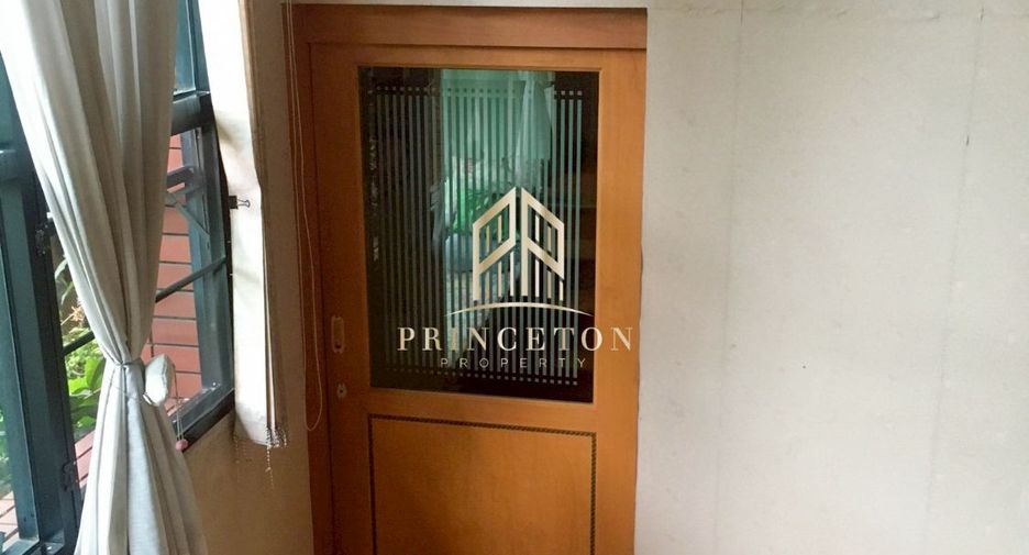 For sale 3 bedrooms house in Khan Na Yao, Bangkok
