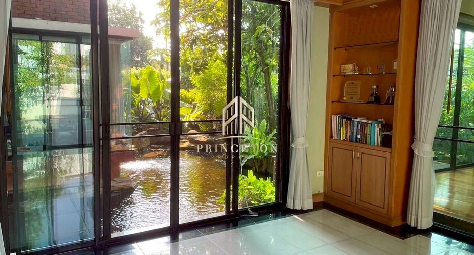 For sale 3 bedrooms house in Khan Na Yao, Bangkok