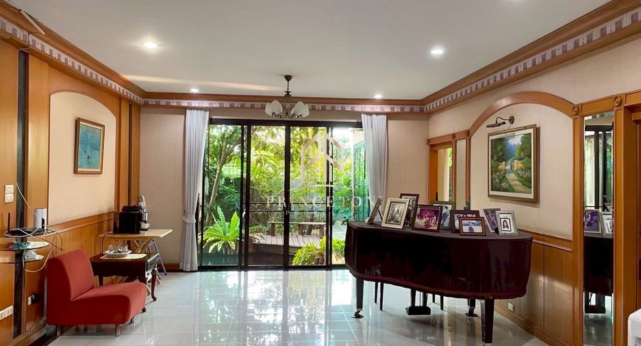 For sale 3 bedrooms house in Khan Na Yao, Bangkok