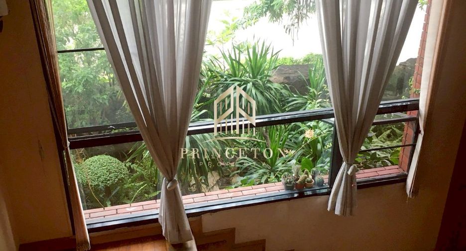 For sale 3 bedrooms house in Khan Na Yao, Bangkok