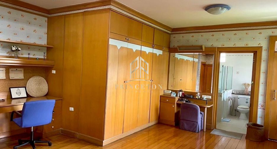 For sale 3 bedrooms house in Khan Na Yao, Bangkok