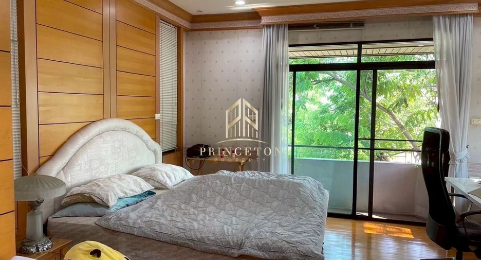 For sale 3 bedrooms house in Khan Na Yao, Bangkok