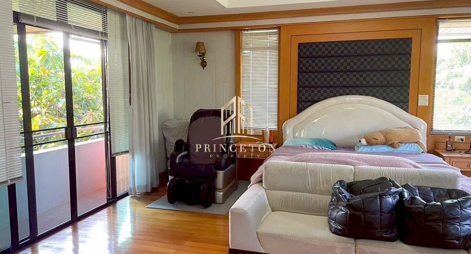 For sale 3 bedrooms house in Khan Na Yao, Bangkok