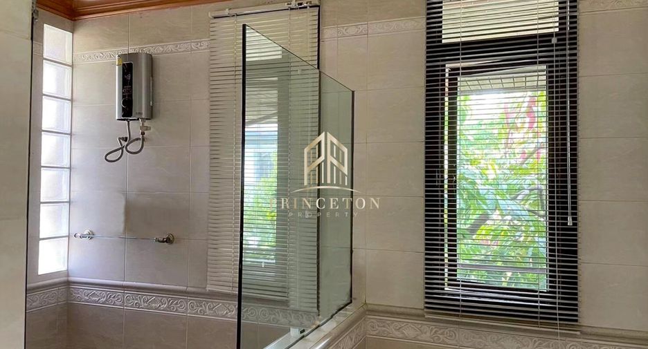 For sale 3 bedrooms house in Khan Na Yao, Bangkok
