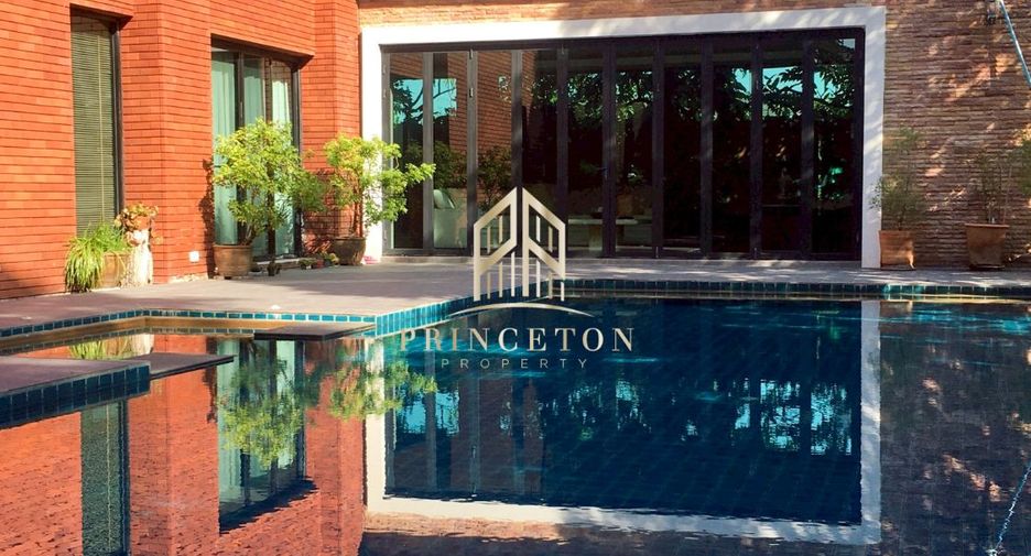 For sale 3 bedrooms house in Khan Na Yao, Bangkok