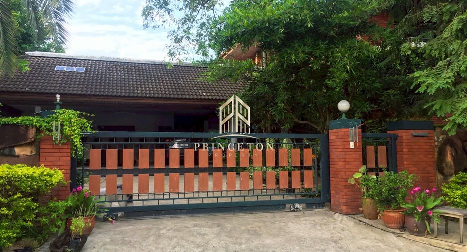 For sale 3 bedrooms house in Khan Na Yao, Bangkok