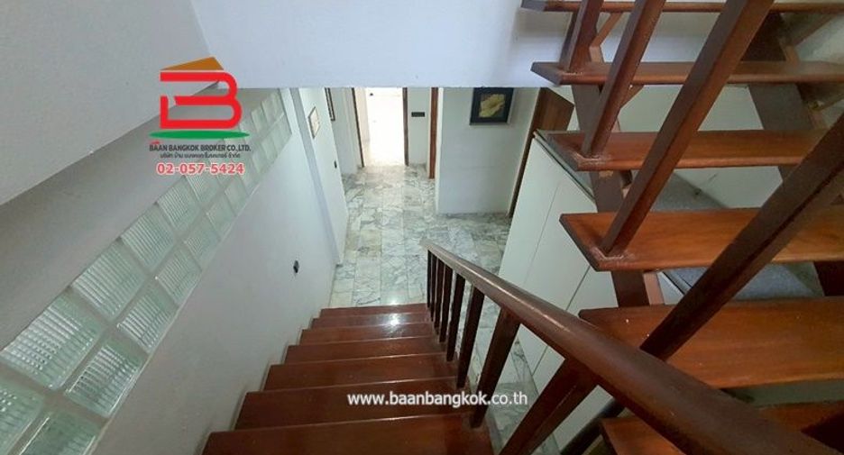 Casa en venta de 7 habitaciones en Khan Na Yao, Bangkok