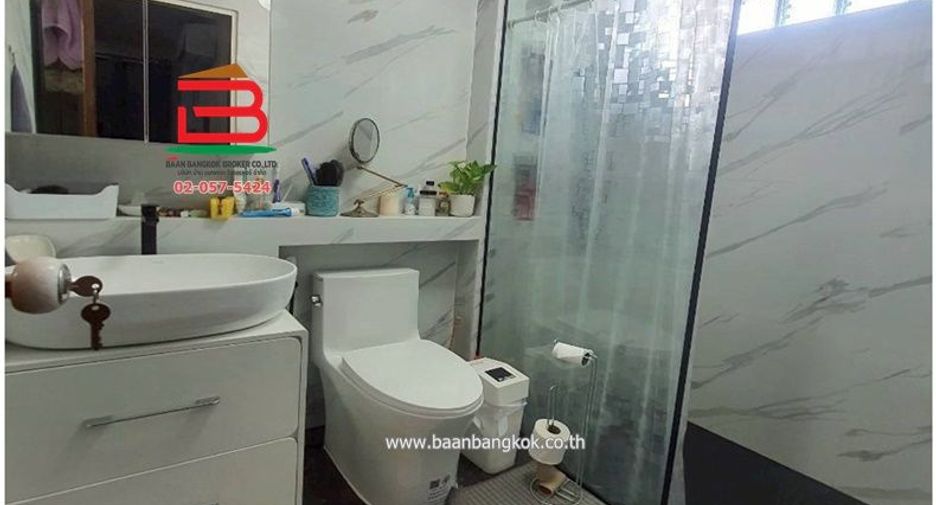 Casa en venta de 7 habitaciones en Khan Na Yao, Bangkok
