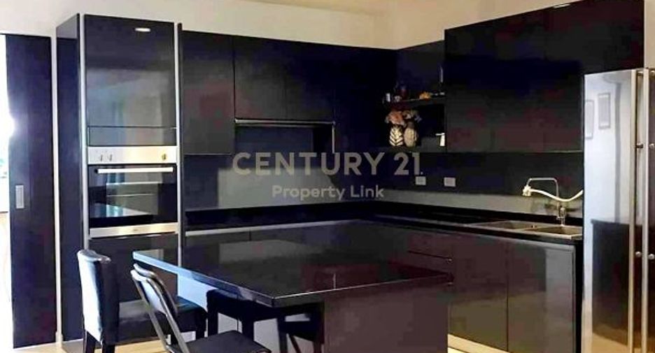 For sale 4 bedrooms house in Saphan Sung, Bangkok