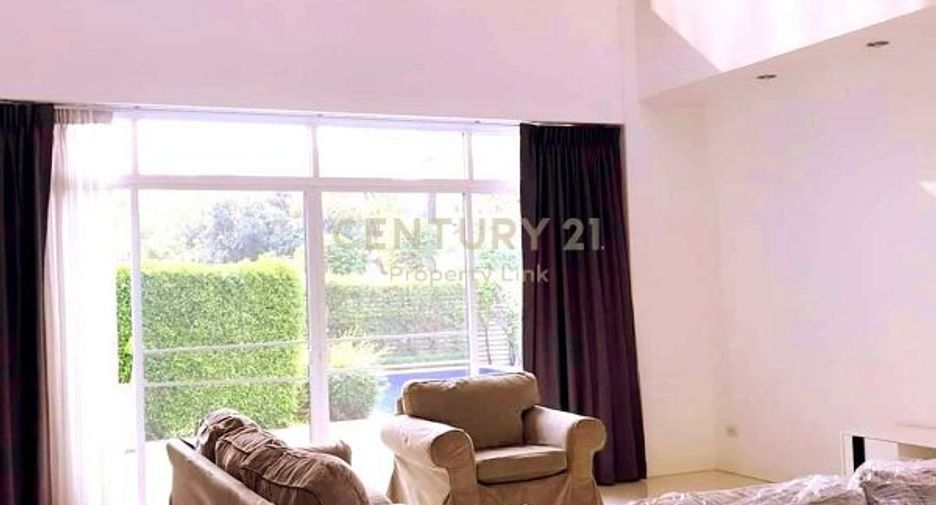 For sale 4 bedrooms house in Saphan Sung, Bangkok