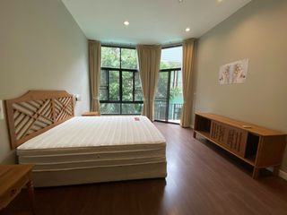 For rent 4 bedrooms house in Khlong Toei, Bangkok