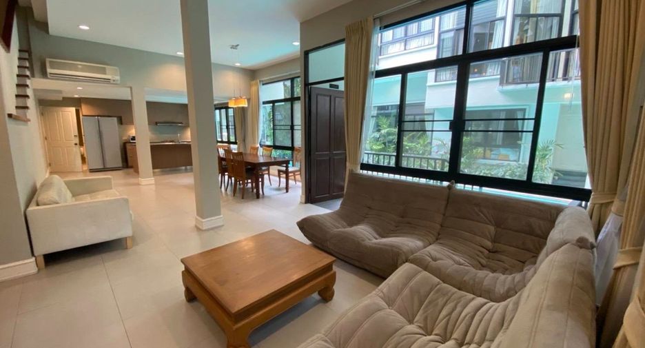 For rent 4 bedrooms house in Khlong Toei, Bangkok