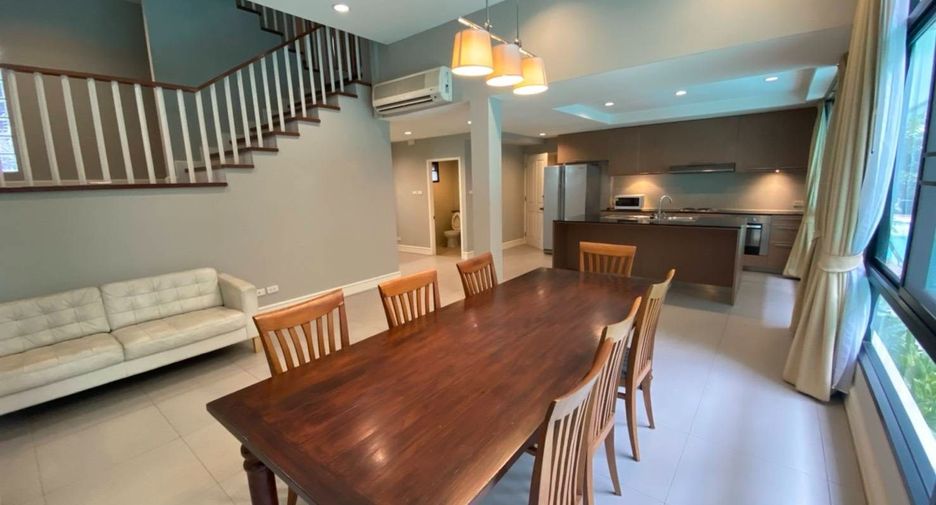 For rent 4 bedrooms house in Khlong Toei, Bangkok